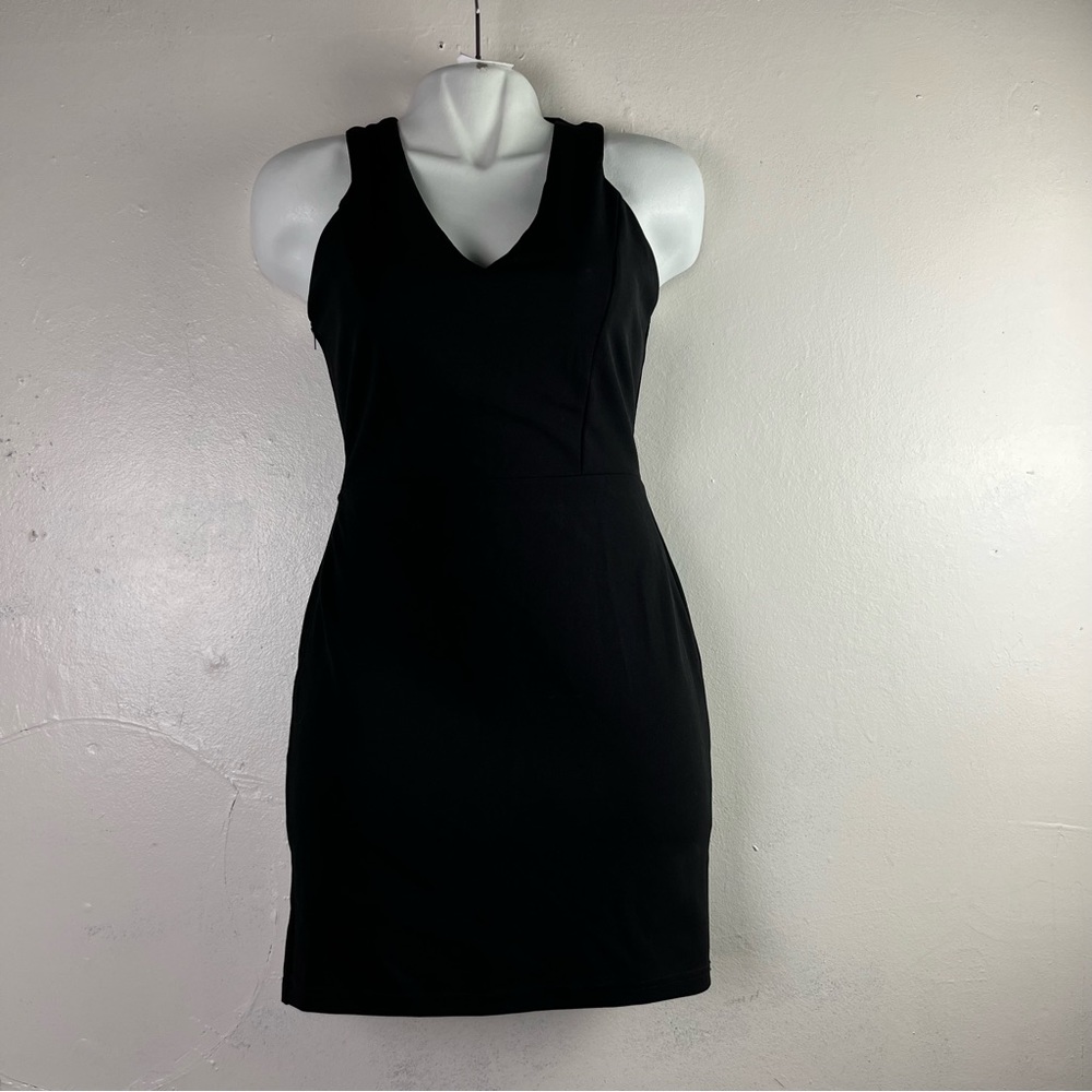 Impressions shopimpressions.com women sleeveless black dress size M‎